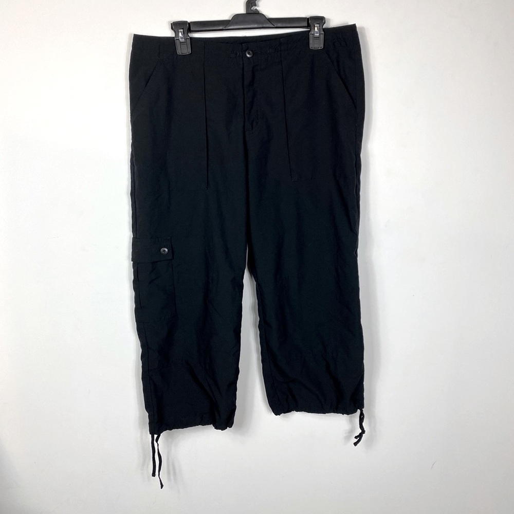 Patagonia Black Cropped Water Proof Capris Pants